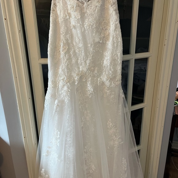 Size 4 Elysee Wedding gown - Picture 5 of 7